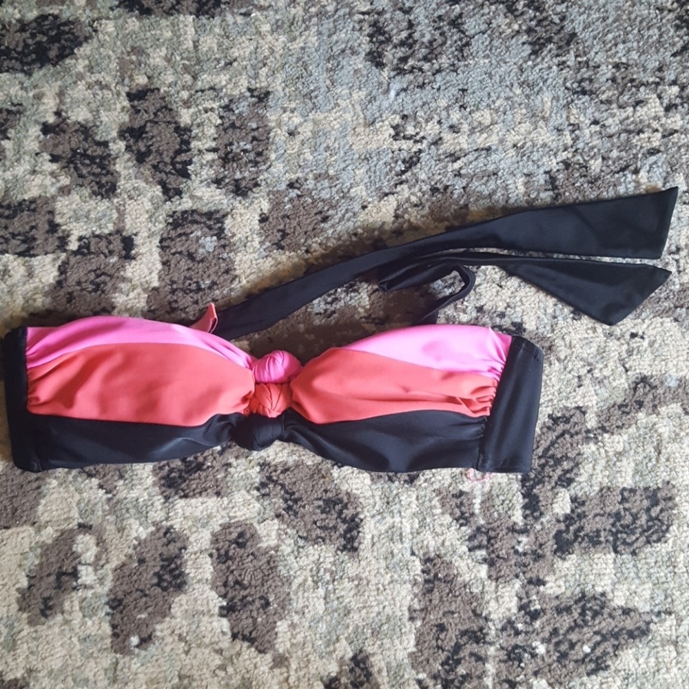 Strapless bikini top
